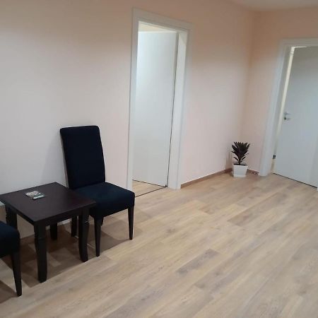 Djakbe Hotel Tirana Buitenkant foto