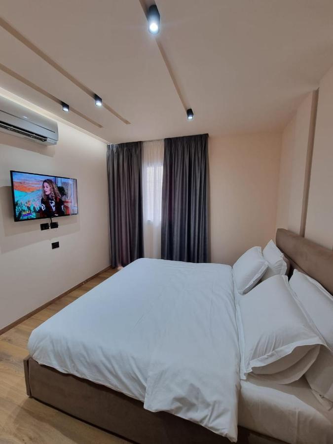 Djakbe Hotel Tirana Buitenkant foto
