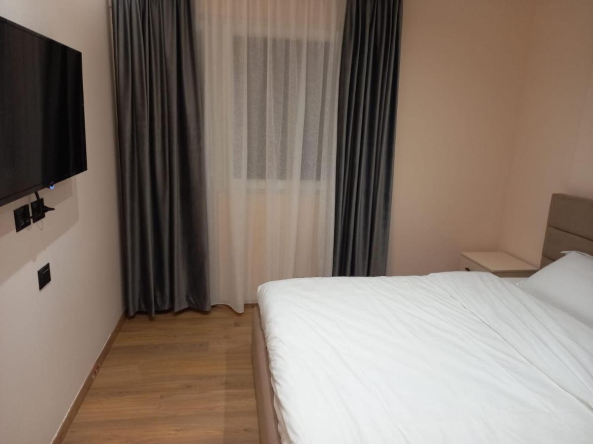 Djakbe Hotel Tirana Buitenkant foto